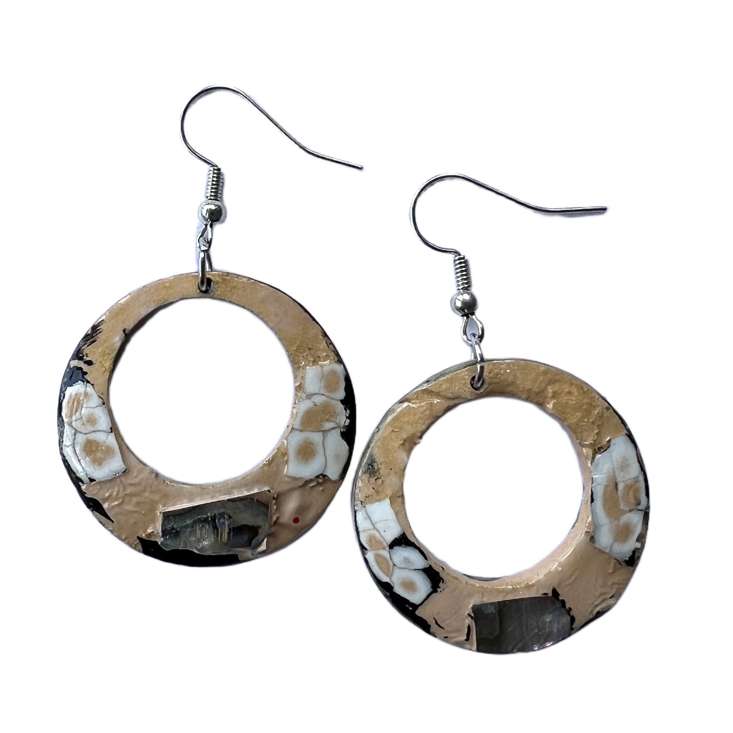 Beautiful day with stand out earrings Auckland Mist 01