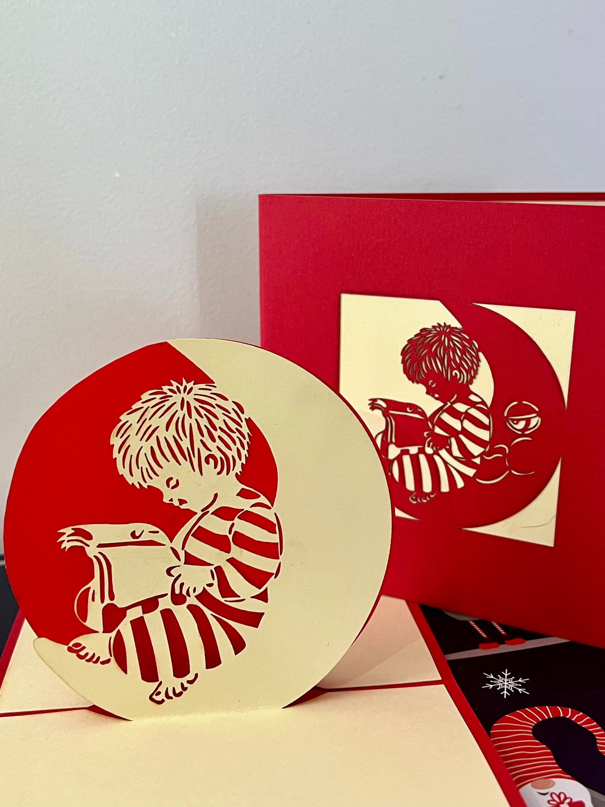 The reader popup card - open and closed