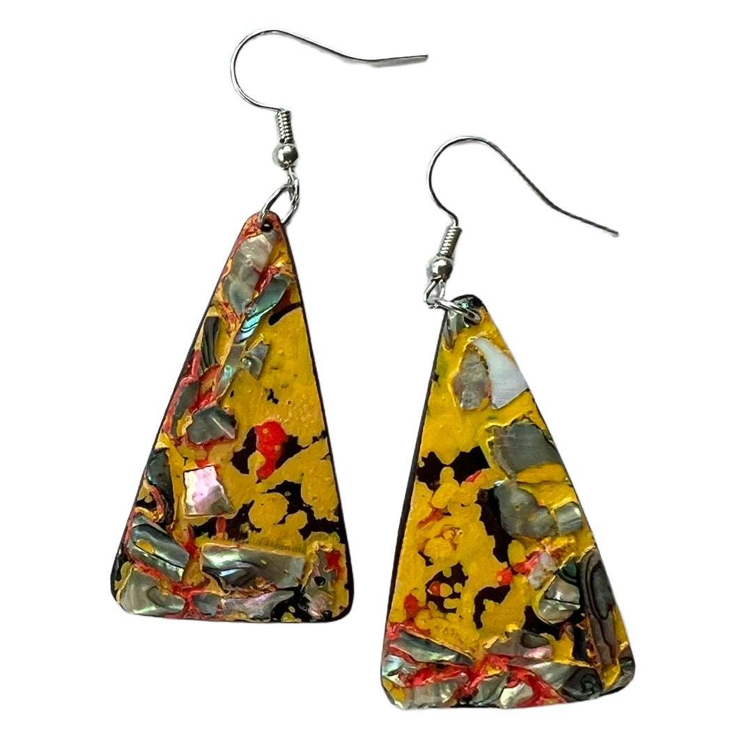 One-of-a-kind lightweight earrings for woman in any events. Available online in NZ 