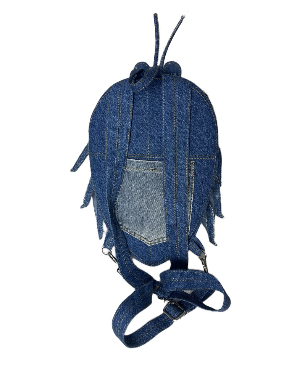 Handcrafted 3D cicada backpack, 35cm height, 18 cm deep including the raised back, bring nature to life.